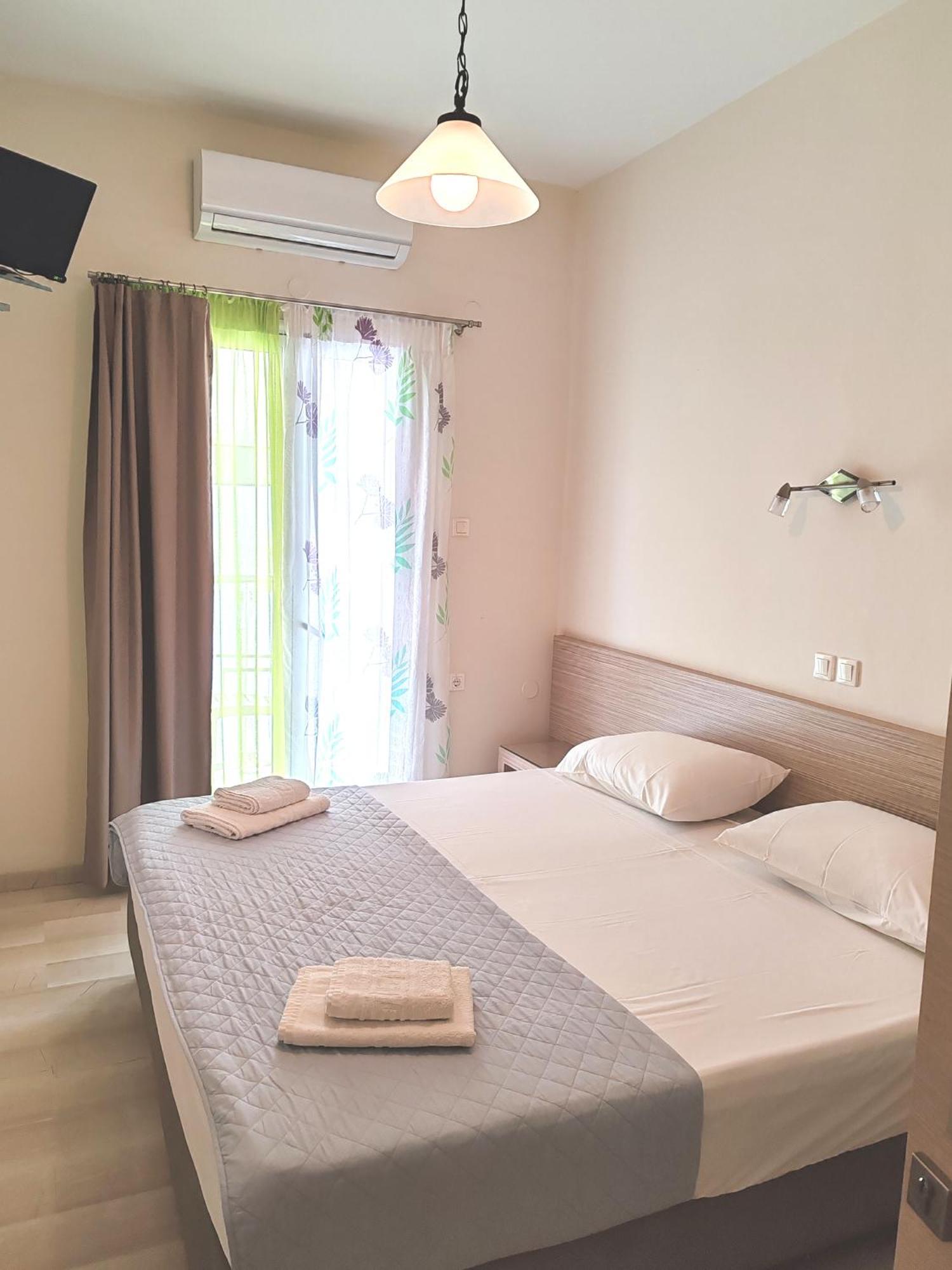 Angelica Studios And Apartments Agia Marina  Exterior photo