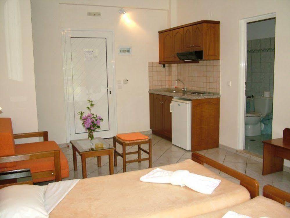 Angelica Studios And Apartments Agia Marina  Exterior photo